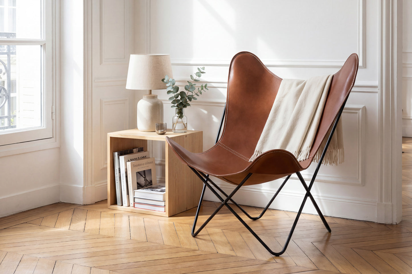 Fauteuil Papillon Historique en cuir marron